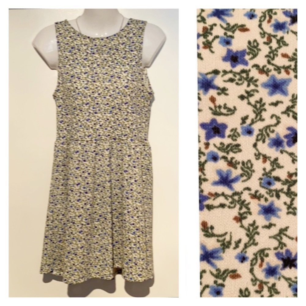 💟 $10 💟 Blue Delicate Floral Mini Dress...like NEW!!!